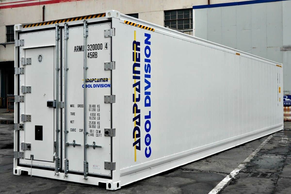 https://adaptainer.co.uk/wp-content/upload/2019/05/40ft-refrigerated-container-for-hire.jpg